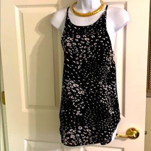 Black 💰and white tank top asymmetrical bottom